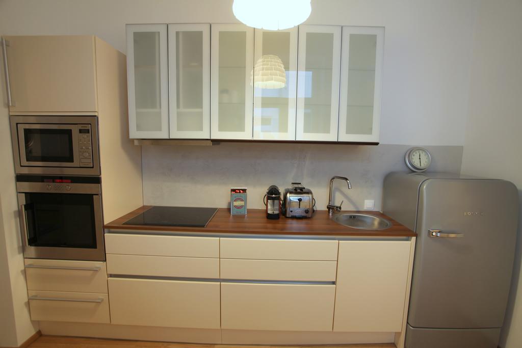 Moderne Stadtwohnung Mit Balkon Vienna Room photo