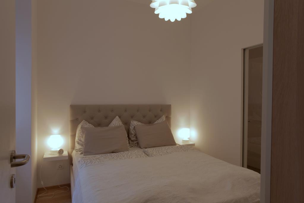 Moderne Stadtwohnung Mit Balkon Vienna Room photo