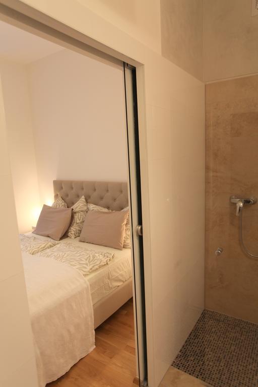 Moderne Stadtwohnung Mit Balkon Vienna Room photo