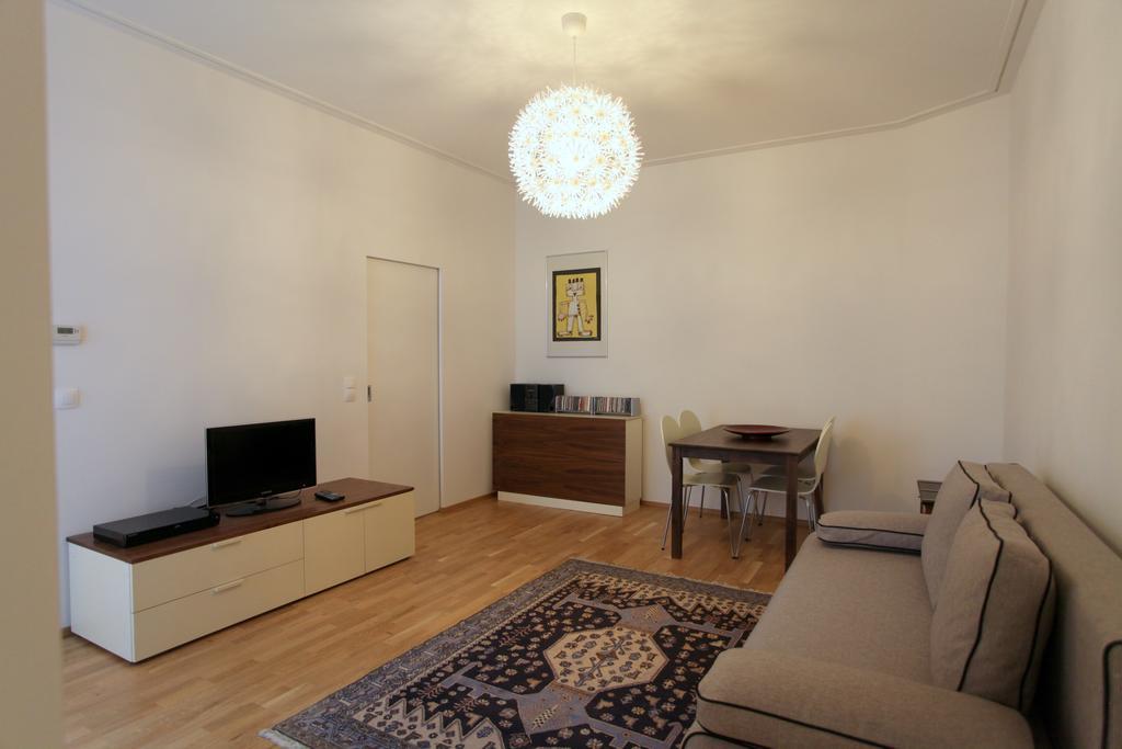 Moderne Stadtwohnung Mit Balkon Vienna Room photo