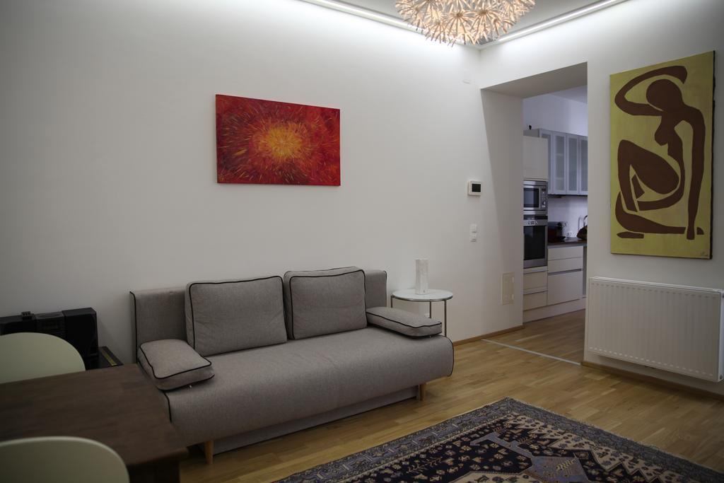 Moderne Stadtwohnung Mit Balkon Vienna Exterior photo